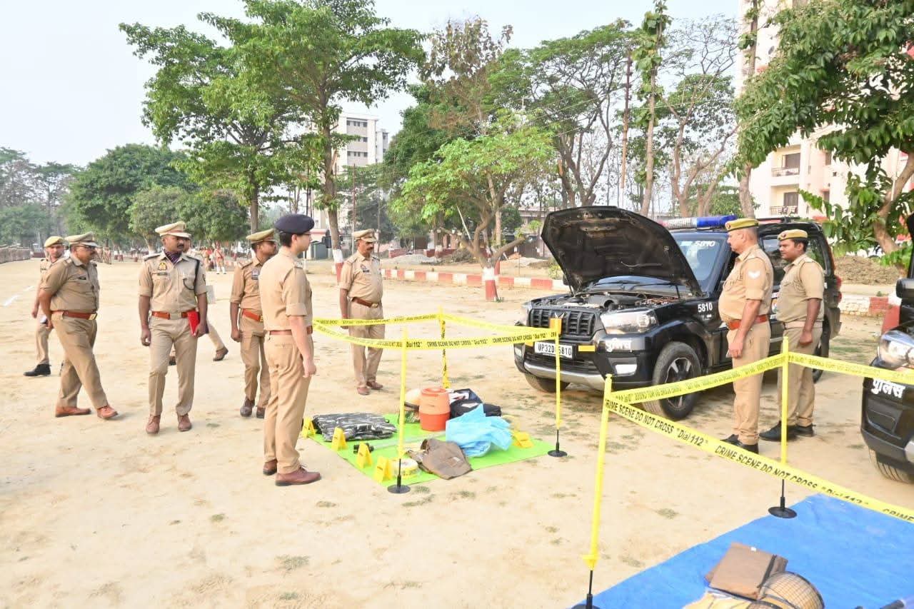 🔴 महराजगंज: एसपी ने ली शुक्रवार परेड की सलामी, पुलिस लाइन का किया सघन निरीक्षण