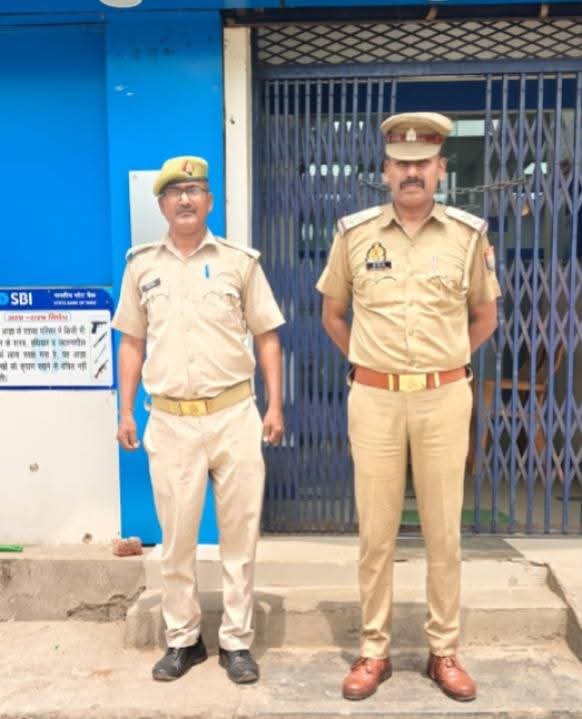 महराजगंज पुलिस का बैंक चेकिंग अभियान, सुरक्षा व्यवस्था का लिया जायजा